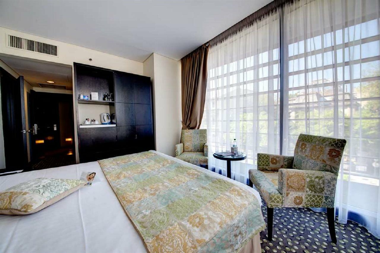 Leonardo Hotel Bucharest City Center エクステリア 写真